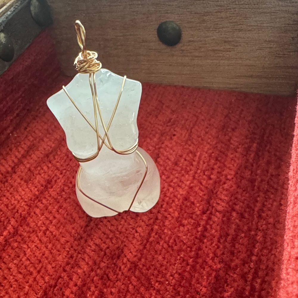 Wire Wrapped Quartz Pendant - Picture 3 of 8